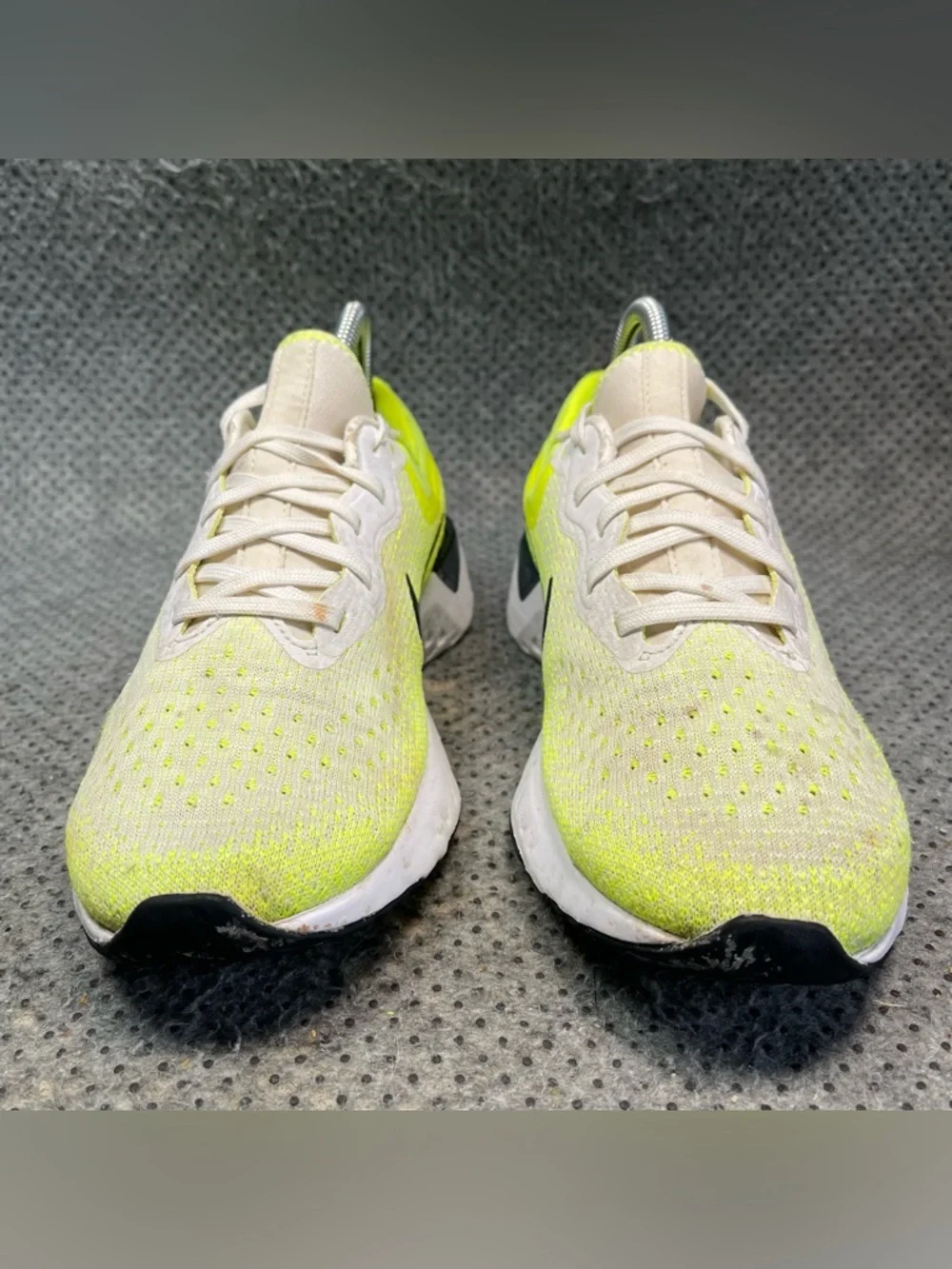Nike Odyssey React Volt White Running Shoes Size 8 Women’s